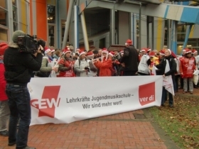 Foto: Jugendmusikschule Warnstreik 5.12.13 by Birgit Rettmer