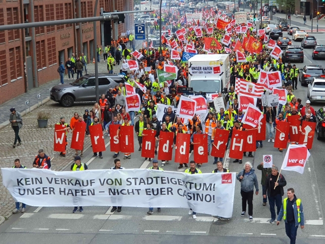 Demo „Stoppen wir die Privatisierung!“
